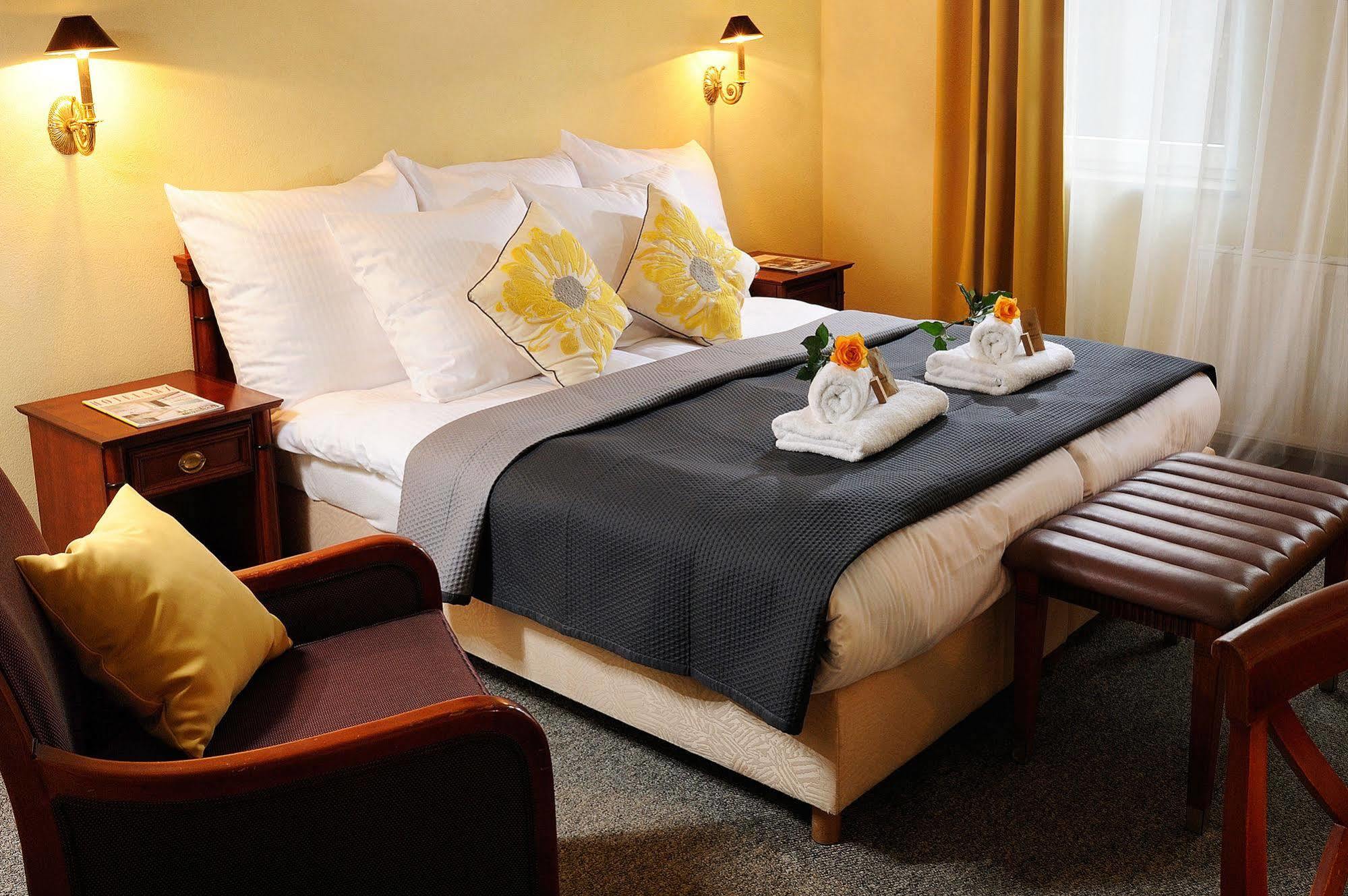 Salis Resort Wieliczka Esterno foto